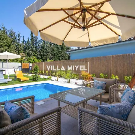 Villa Miyel Villas